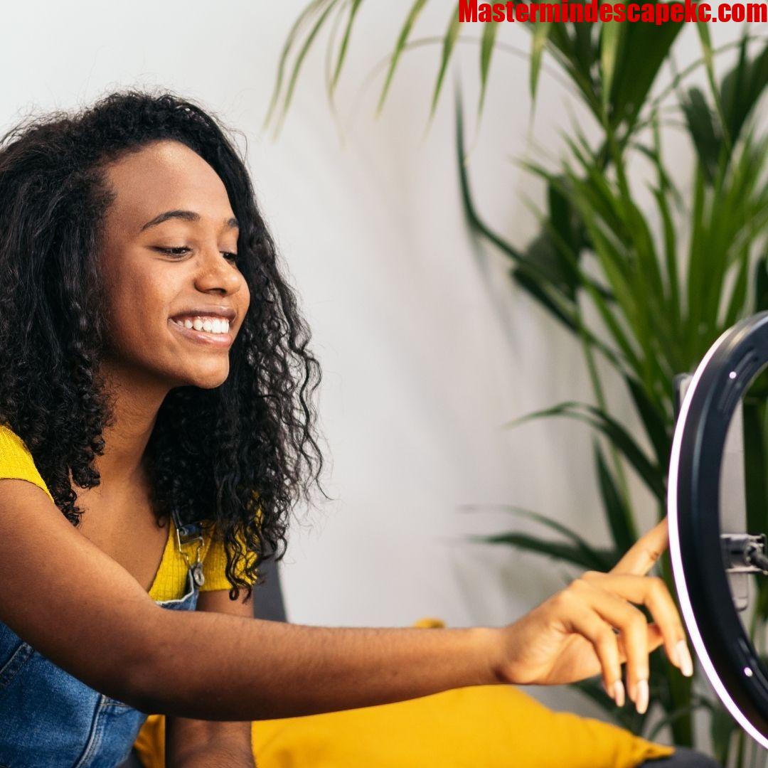 Top 7 Ways Digital Creators Are Building Automated Income Streams with AI in 2026